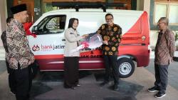 Bank Jatim Salurkan Bantuan CSR ke Dua Pemkab Sekaligus