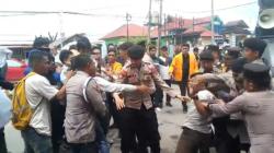 Demo di Markas Polresta Kendari, Mahasiswa Desak Polisi Tangkap Pelaku Perusakan Kantor BPN