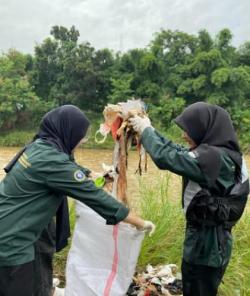 Ciliwung Care Day 2024, Himasper IPB University Angkut Ratusan Kilogram Sampah