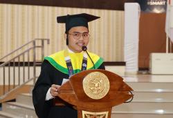 Sempat Ditolak 13 Kali, Roy Jadi Wisudawan Berprestasi Unair