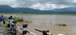 Sungai Brukah Kalibening Meluap. Banyak Bibit Padi Hanyut Terbawa Banjir