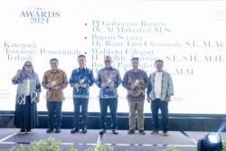 Wali Kota Cilegon Raih Penghargaan Bergengsi Ekbispar Award 2024