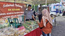 Produk Hasil Warga Binaan Lapas Banjar Jadi Perhatian Pengunjung Pameran Sapahati