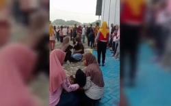 75 Karyawan Perempuan Pabrik Rokok Kesurupan Bareng