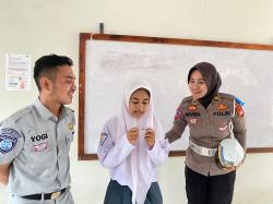 Ditlantas Polda Sulbar Sosialisasi Tertib Berlalulintas di SMA 2 Mamuju