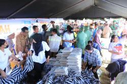 Kilang Cilacap Sediakan 500 Paket Sembako Murah, Ludes dalam Satu Jam