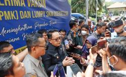 Pemprov Jatim Terima 1 Juta Dosis Vaksin PMK dan 250 Ribu Dosis Vaksin LSD