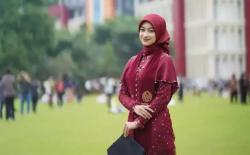 Kisah Inspiratif Mutiara, Mahasiswi Cantik Berprestasi yang Lulus Kuliah Tanpa Skripsi