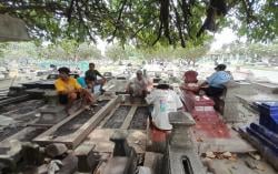 Sadranan Sepi, Jasa Pembersih Makam TPU Pracimaloyo Sambat