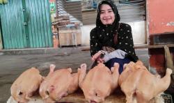 Harga Daging Ayam di Demak Meroket, Pedagang: Tiap Hari Naik