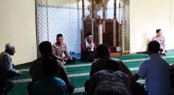 Merajut Kebhinnekaan Umat, Penyuluh Agama Islam Kecamatan Gubeng Gelar Sholat Zuhur Keliling