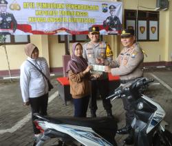 Polres Probolinggo Kembalikan Motor Curian Kepada Pemiliknya