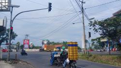 Sempat Rusak, Traffic Light Perempatan Cisumur Normal Lagi Usai Diperbaiki Dishub Kota Tasikmalaya