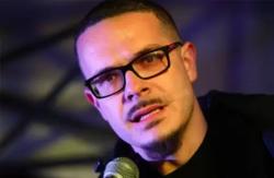 Karena Prihatin akan Nasib Muslim di Gaza, Shaun King Bersama Istri nya Putuskan Masuk Islam