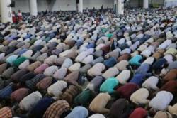 Viral Ada Shalat Tarawih Terlama Hingga Makan Waktu 8 Jam, Netizen: Mereka Berdiri karena Iman