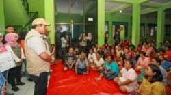 Kunjungi Korban Banjir di Grobogan, Nana Sudjana Serahkan Bantuan Senilai Rp293 Juta