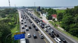 Arus Kendaraan di Tol Purbaleunyi Masih Normal, Lonjakan Diprediksi saat Hari Lebaran