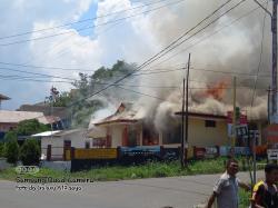 Kantor Polsek Borong Ludes Terbakar, 2 Senjata Api dan Dokumen Hangus