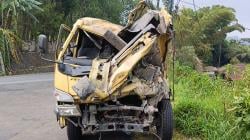 Kecelakaan Maut Truk Angkut Kelapa Tabrak Jembatan, Kernet Tewas Terlempar ke Sungai di Cianjur