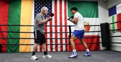 Pelatih Legendaris Freddie Roach Yakin Munguia Lengserkan Canelo, Ini Alasannya