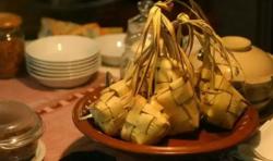 Apa Itu Qunutan? Tradisi Makan Ketupat yang Tak Lekang oleh Zaman Saat Ramadan