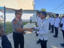 Sikat Jaringan Pengedar Narkoba Internasional, BNNP Sulbar Beri Penghargaan Personel