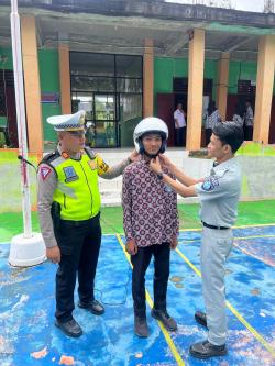 Satlantas Polres Way Kanan Adakan Kegiatan Police Goes To School di SMAN 1 Blambangan Umpu