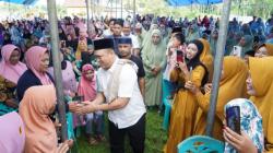 Buka Puasa Bersama Ribuan Warga Konsel, Cagub Sultra Ruksamin Sampaikan Siap Gratiskan UKT Mahasiswa