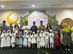 Senyum Anak Yatim Mewarnai Buka Puasa di Grand Whiz & Whiz Prime Hotel Megamas Manado