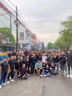 Gerakan Sahabat Nikson Bersama Generasi Milenial Komunitas Motor  Berbagi Takjil di Medan