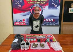 Pengedar Narkoba di Bima Diringkus Polisi saat Ambil Paket Ganja di Jasa Pengiriman