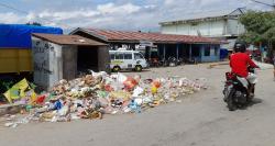 Buang Kotoran Sembarangan, Kompleks Terminal Kefamenanu  Mirip Lautan Sampah