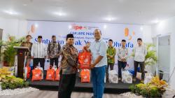 Berbagi Kebahagiaan, JIIPE Bagikan 2.000 Paket Sembako kepada Yatim Piatu dan Dhuafa