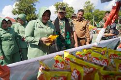 Warga Lhokseumawe Serbu Bazar Murah yang di Gelar Korem 011 LW