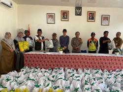 LPM Kelurahan Pocin Tebar Berkah Ramadhan, Bagikan 255 Bingkisan Kepada Pekerja Sosial di Lingkungan