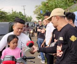 Lapas Cikarang Bagikan 300 Takjil-Menu Buka Puasa untuk Pengguna Jalan