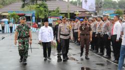 Dandim 0612 Tasikmalaya Pimpin Apel Gelar Pasukan Operasi Ketupat Lodaya 2024 di Polres Tasikmalaya