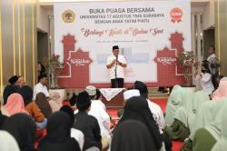 Universitas 17 Agustus 1945 Surabaya Ajak Anak Yatim-Piatu Berbagi Kasih di Bulan Ramadhan