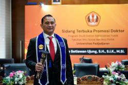 Lulus Cumlaude, Kombes Pol Yade Setiawan Ujung Raih Gelar Doktor di Unpad