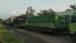 Ratusan Sopir Truk Protes Akibat Antre Terlalu Lama Menuju Pelabuhan Ciwandan