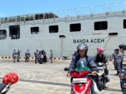 Angkut Ribuan Pemudik Gratis dari Jakarta, KRI Banda Aceh Sandar di Semarang