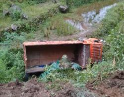 Terperosok Ketangah Sawah Sopir Truk Pengangkut Semen di Flores NTT Meninggal Dunia