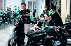 Tingkatkan Performa Ojek Online, Kilap Premium Glowingkan Motor Para Driver Ojol