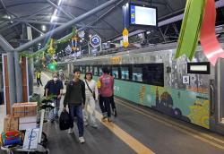 Stasiun di Wilayah Daop 8 Surabaya Bersolek, Dekorasi dan Ornamen Lebaran Sambut Pemudik