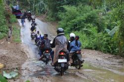 Jalan Cipasung-Subang di Kuningan Sempat Tertutup Longsor 3 Hari, Kini Sudah Bisa Dilintasi