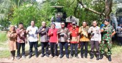 Dua Kelompok Tani di Palopo Terima Bantuan Alsintan Combine Harvester