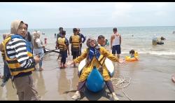 Ribuan Wisatawan Lokal Padati Pantai Ujong Seuke Bireuen Aceh