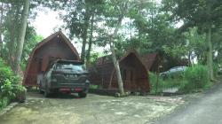 Nikmati Libur Panjang, Sensasi Glamping di Tengah Hutan Grobogan dengan View Hamparan Waduk