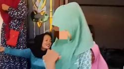 Viral Video Bocah 4 Tahun Bertunangan,Seserahan Sepatu Anak Warna Merah Muda