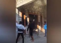 Viral, Perempuan di Madiun Bongkar Rumah Akibat Diceraikan Sang Suami